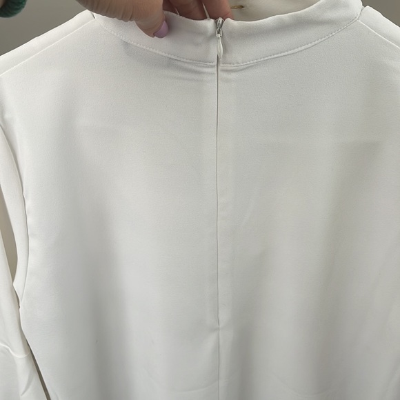 NEW White Blouse V neck pearl brooch pin Medium night out 3/4 sleeves - Picture 8 of 9